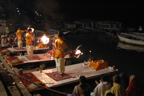 Večerní bohoslužba u Gangy